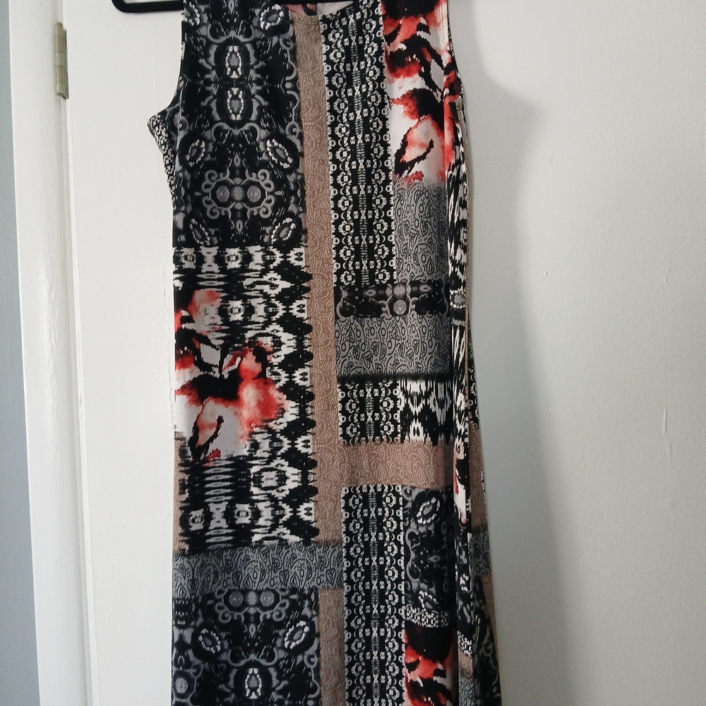 Elegant Black and Red Patterned Midi Dress